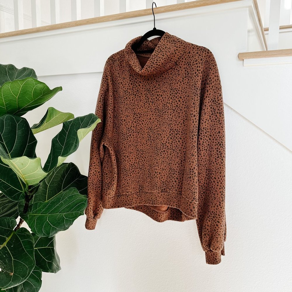 Abercrombie & Fitch Leopard Print Turtleneck Sweatshirt Bell Sleeves XL